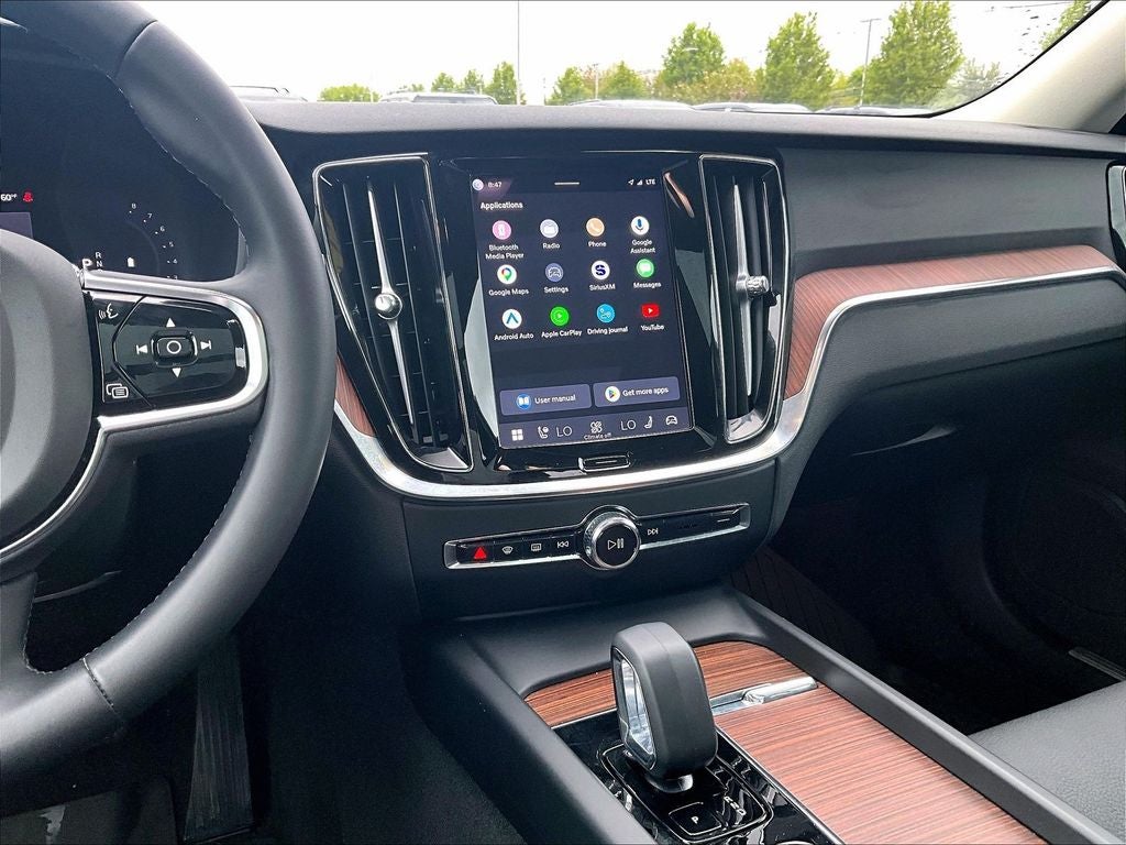 2024 Volvo V60 Cross Country B5 Plus