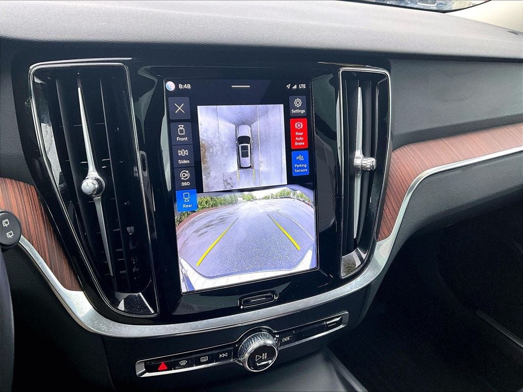 2024 Volvo V60 Cross Country B5 Plus