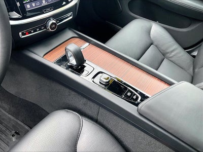 2024 Volvo V60 Cross Country B5 Plus