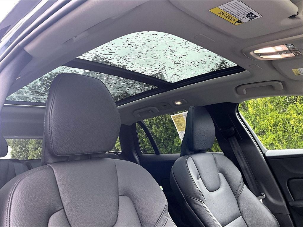 2024 Volvo V60 Cross Country B5 Plus