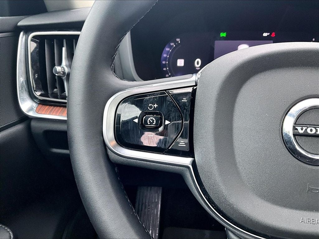2024 Volvo V60 Cross Country B5 Plus