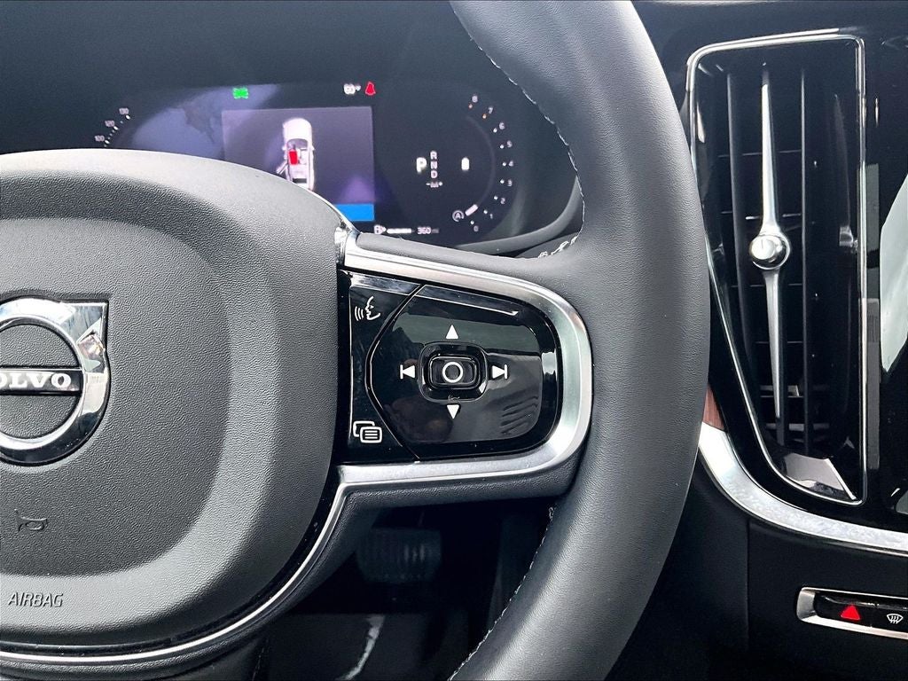 2024 Volvo V60 Cross Country B5 Plus
