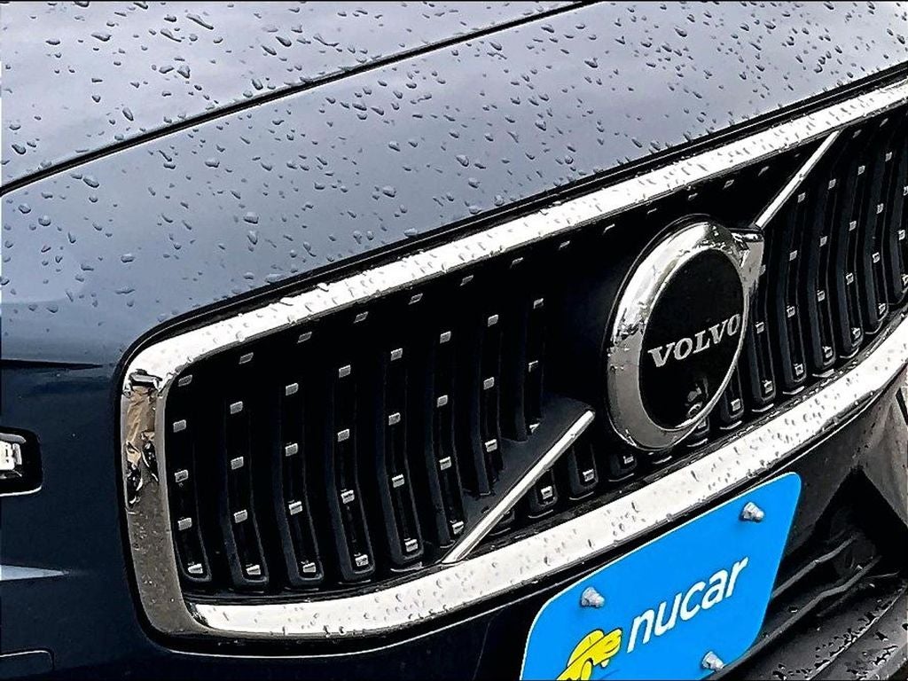 2024 Volvo V60 Cross Country B5 Plus