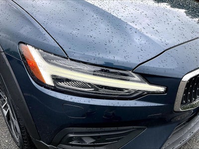 2024 Volvo V60 Cross Country B5 Plus