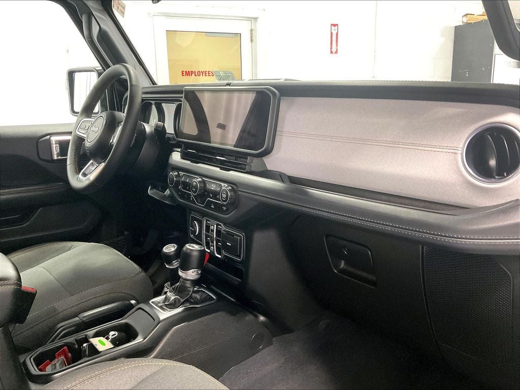 2024 Jeep Wrangler Sahara 4xe