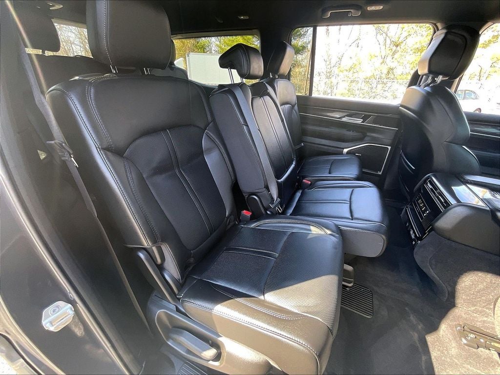 2024 Jeep Wagoneer Base