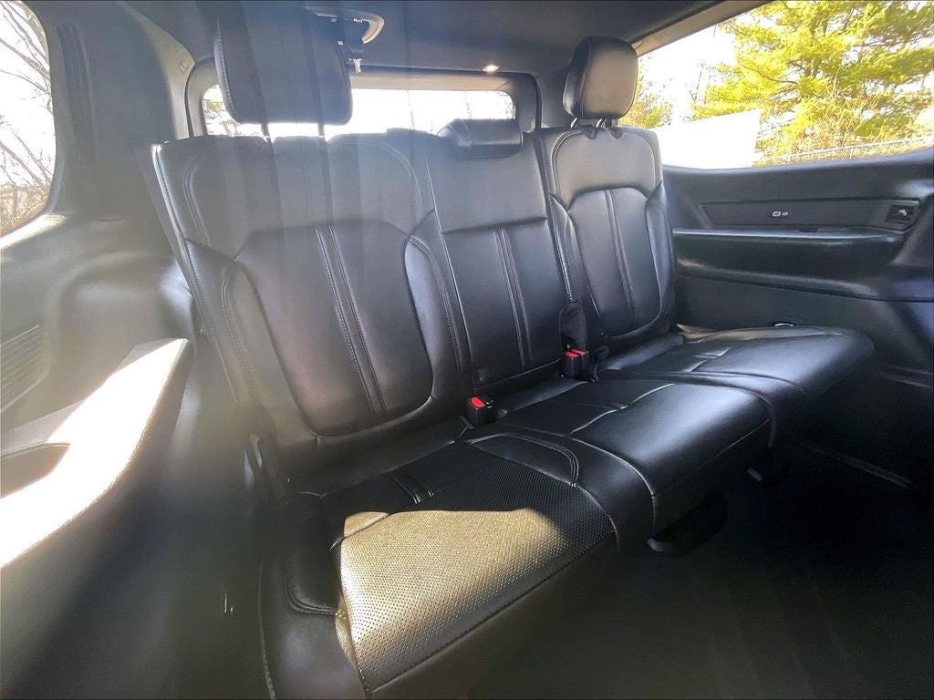 2024 Jeep Wagoneer Base