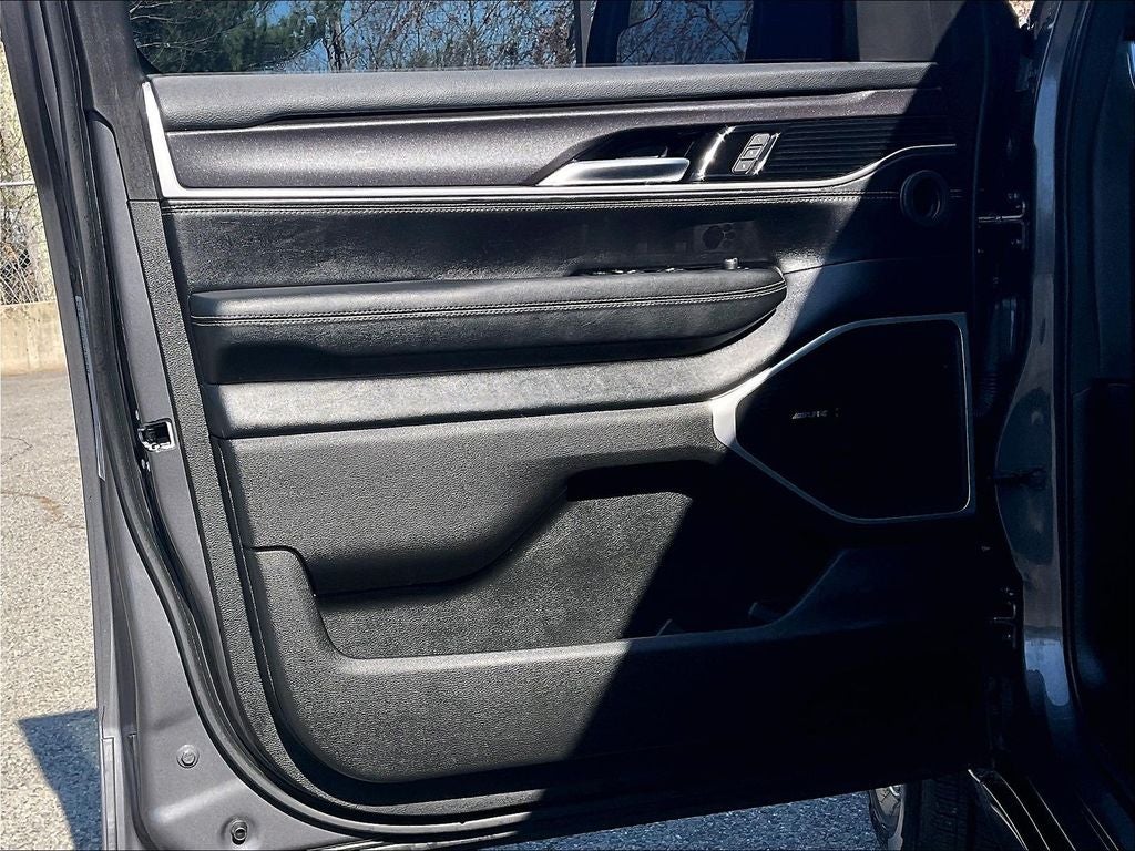 2024 Jeep Wagoneer Base