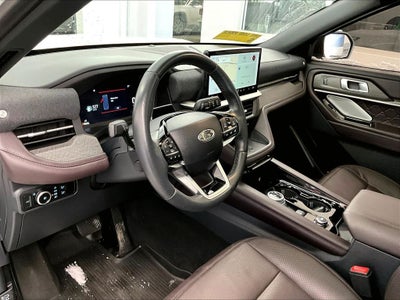 2025 Ford Explorer Platinum