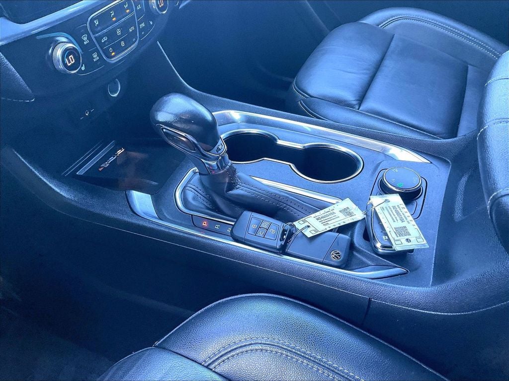 2022 Chevrolet Traverse LT Leather