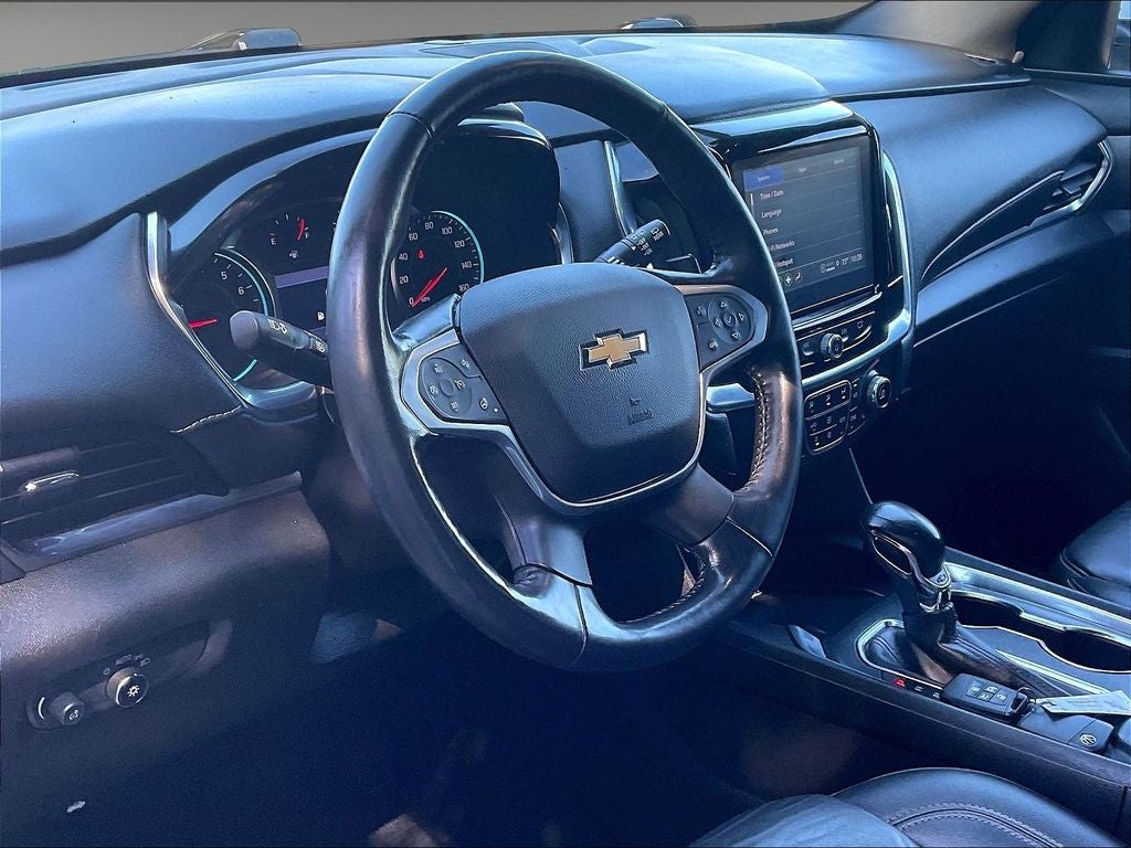 2022 Chevrolet Traverse LT Leather
