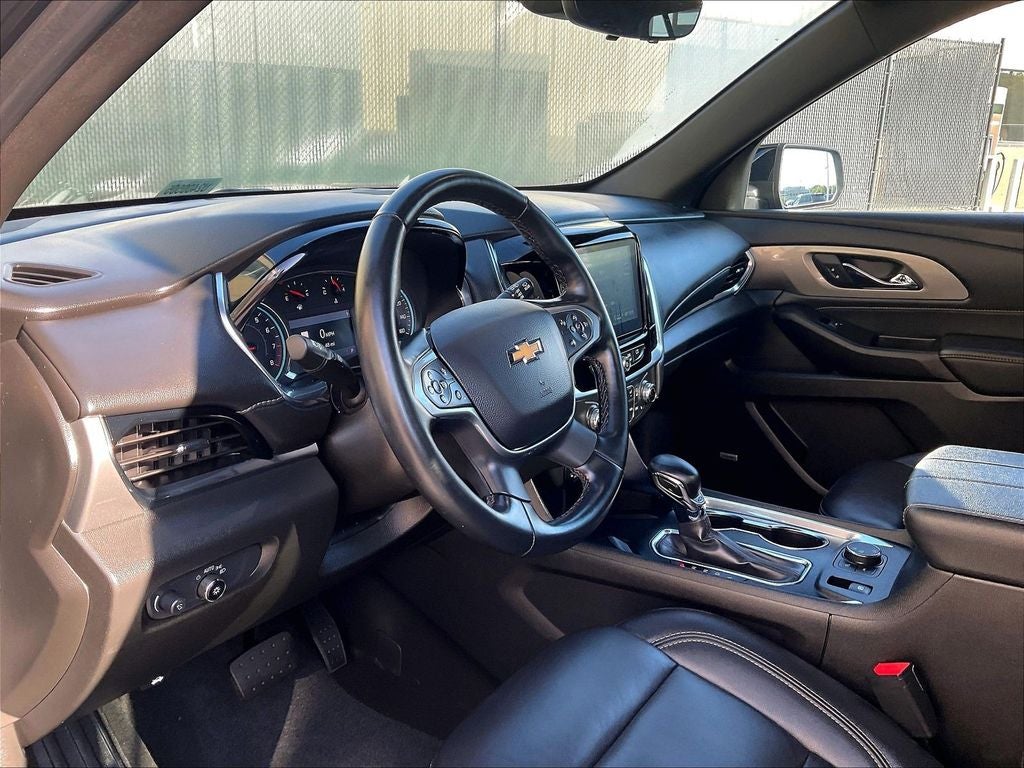 2023 Chevrolet Traverse LT Leather