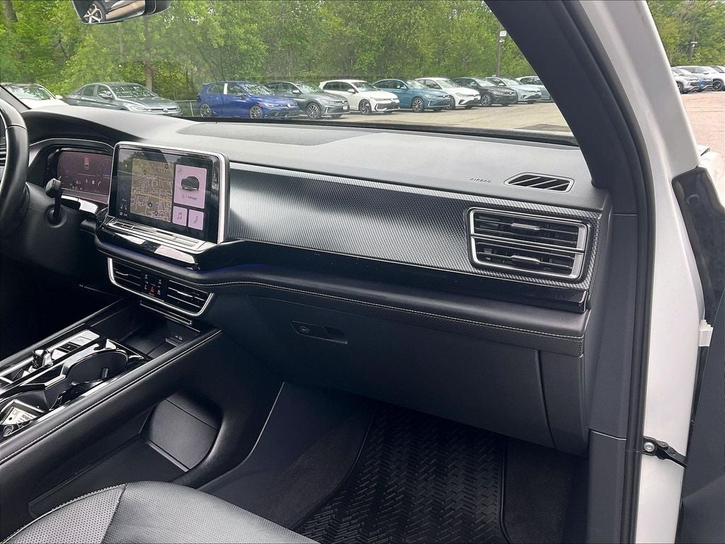 2024 Volkswagen Atlas Cross Sport 2.0T SEL R-Line