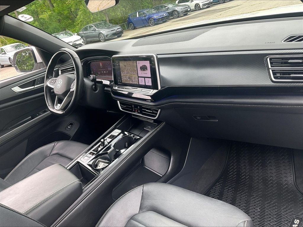 2024 Volkswagen Atlas Cross Sport 2.0T SEL R-Line