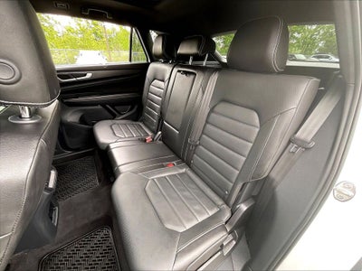 2024 Volkswagen Atlas Cross Sport 2.0T SEL R-Line