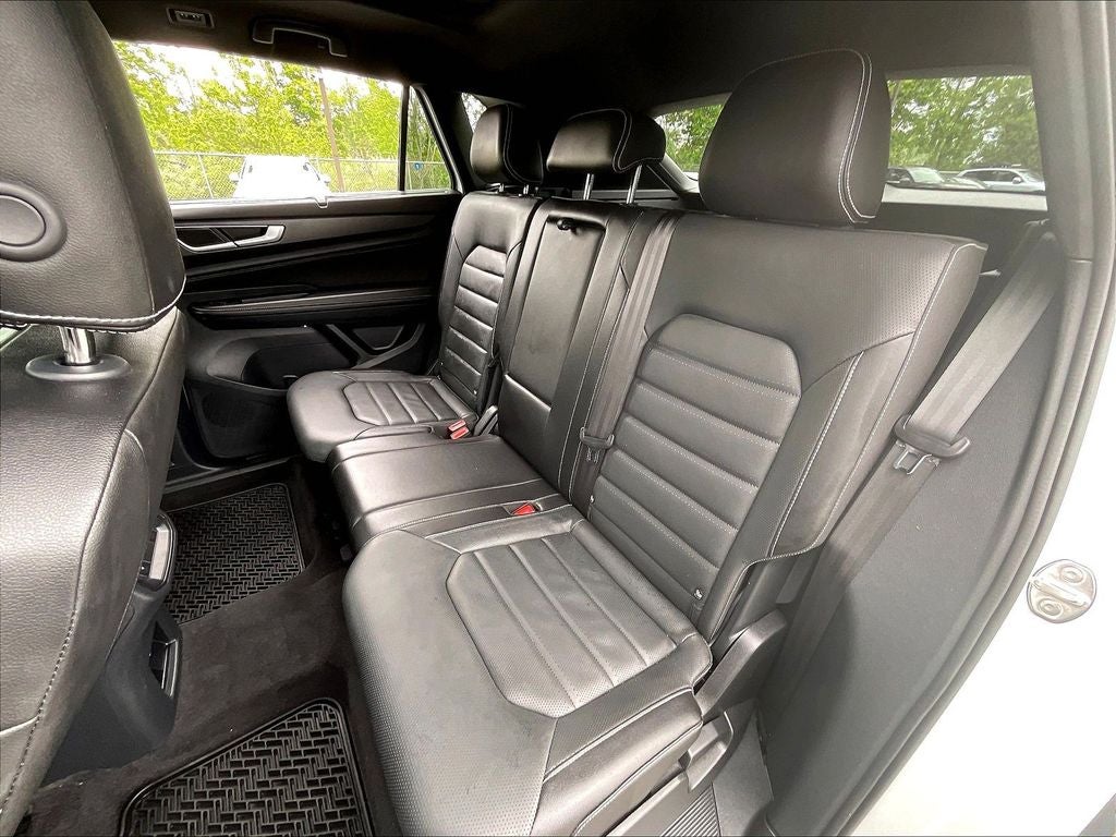 2024 Volkswagen Atlas Cross Sport 2.0T SEL R-Line