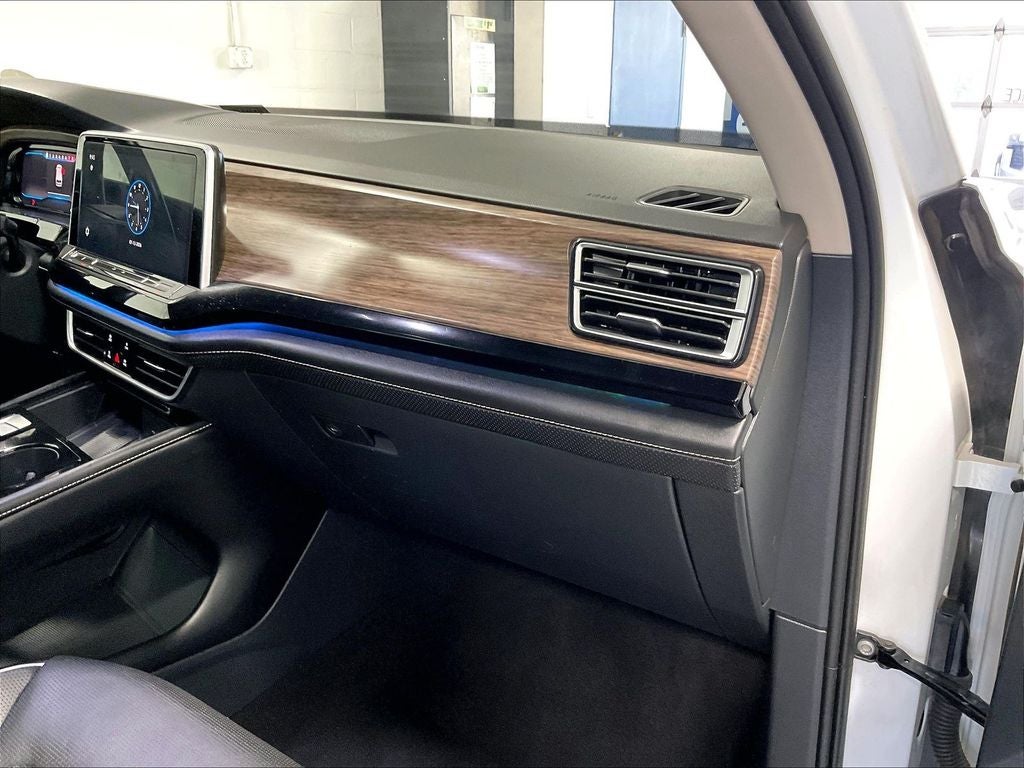 2024 Volkswagen Atlas 2.0T SEL Premium R-Line