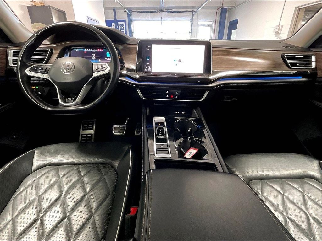 2024 Volkswagen Atlas 2.0T SEL Premium R-Line