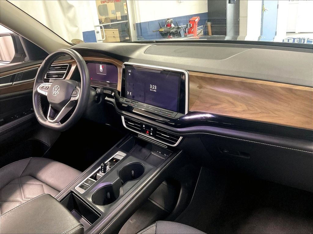 2024 Volkswagen Atlas 2.0T SE