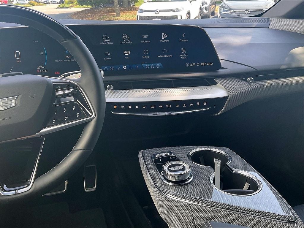 2025 Cadillac OPTIQ Luxury 2