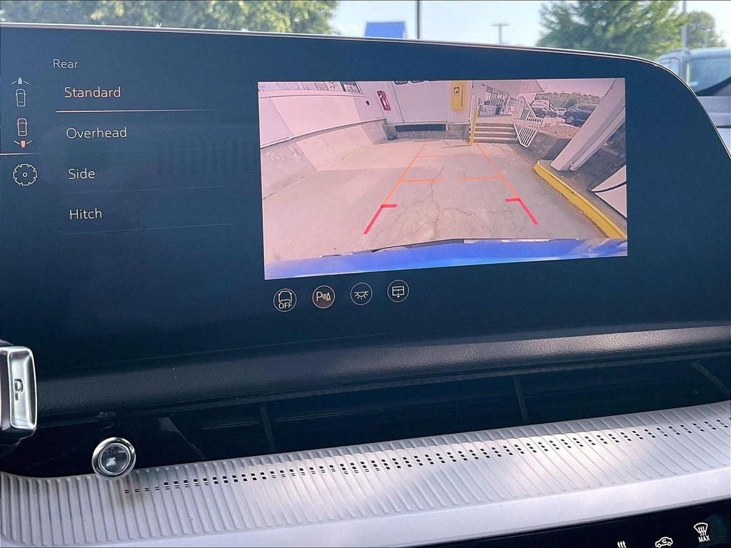 2025 Cadillac OPTIQ Luxury 2