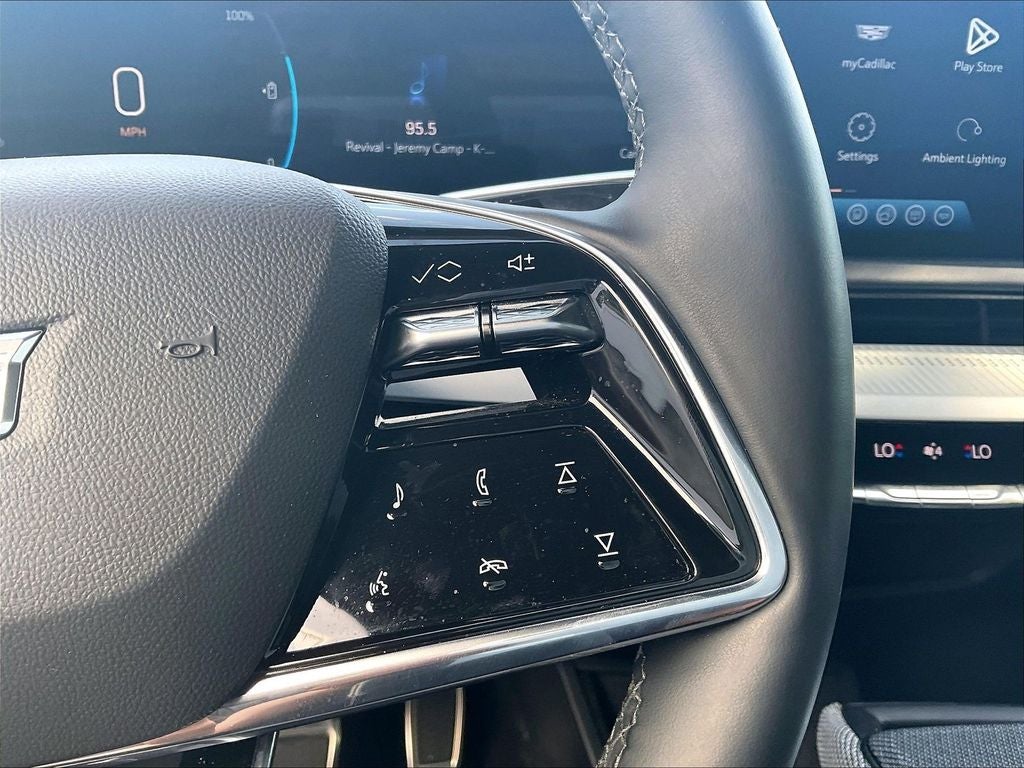 2025 Cadillac OPTIQ Luxury 2