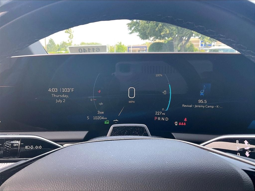 2025 Cadillac OPTIQ Luxury 2