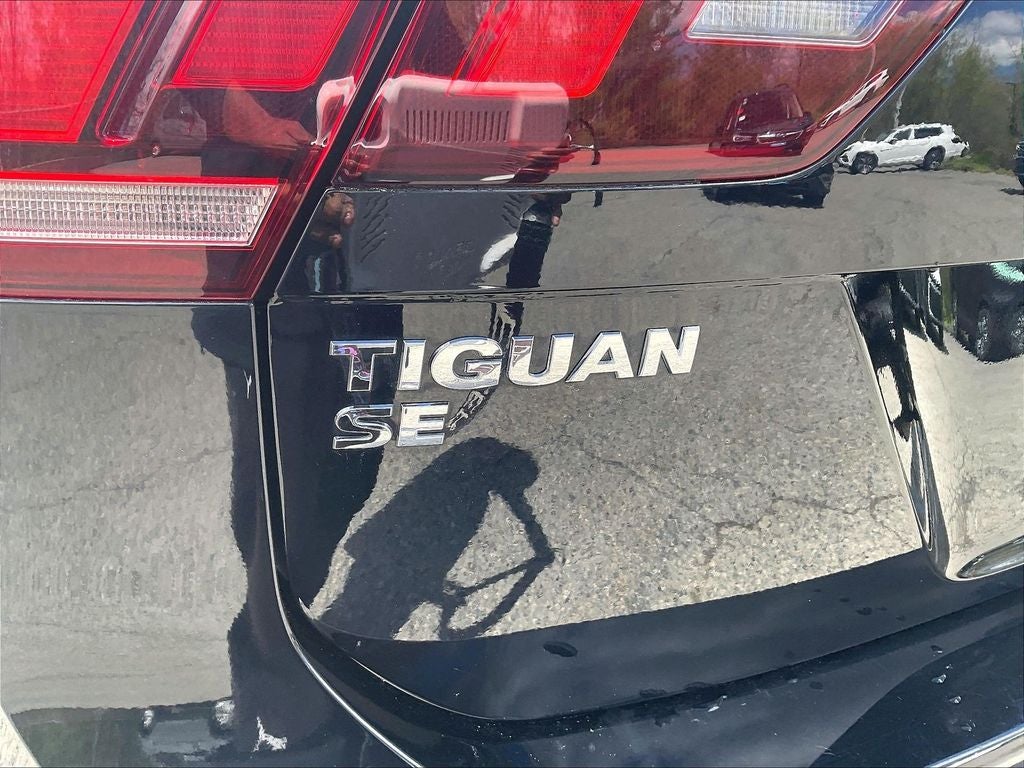 2021 Volkswagen Tiguan 2.0T SE R-Line Black