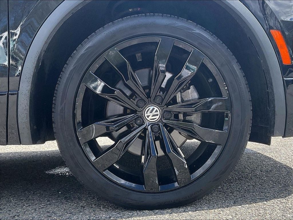 2021 Volkswagen Tiguan 2.0T SE R-Line Black