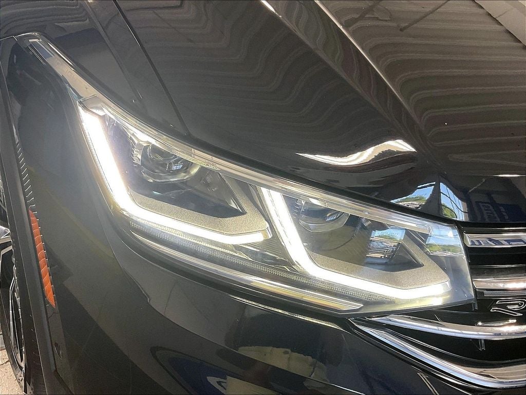 2022 Volkswagen Tiguan 2.0T SEL R-Line