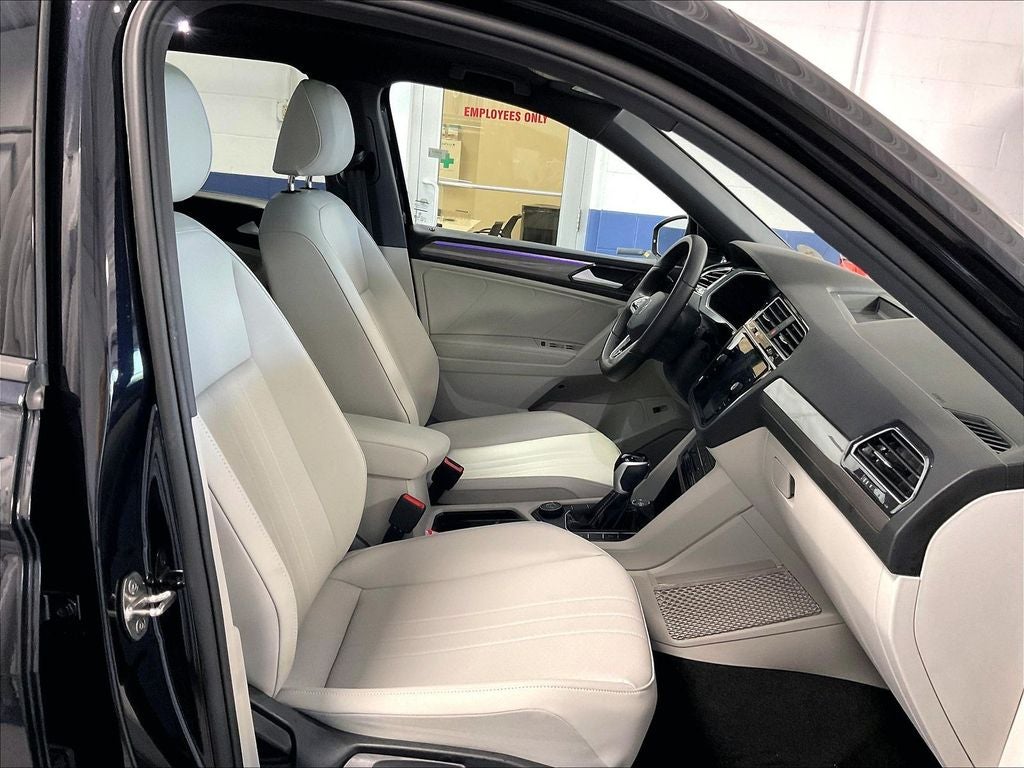 2024 Volkswagen Tiguan 2.0T SE R-Line Black