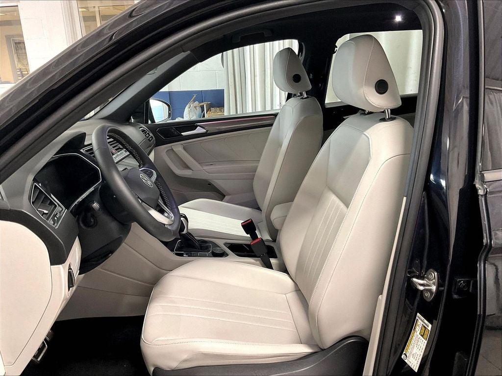 2023 Volkswagen Tiguan 2.0T SE R-Line Black