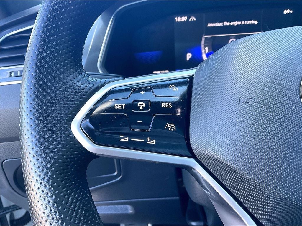 2023 Volkswagen Tiguan 2.0T SE R-Line Black