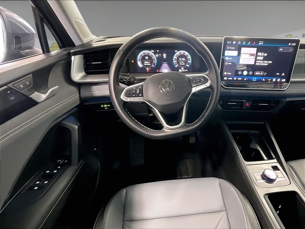 2025 Volkswagen Tiguan 2.0T SE