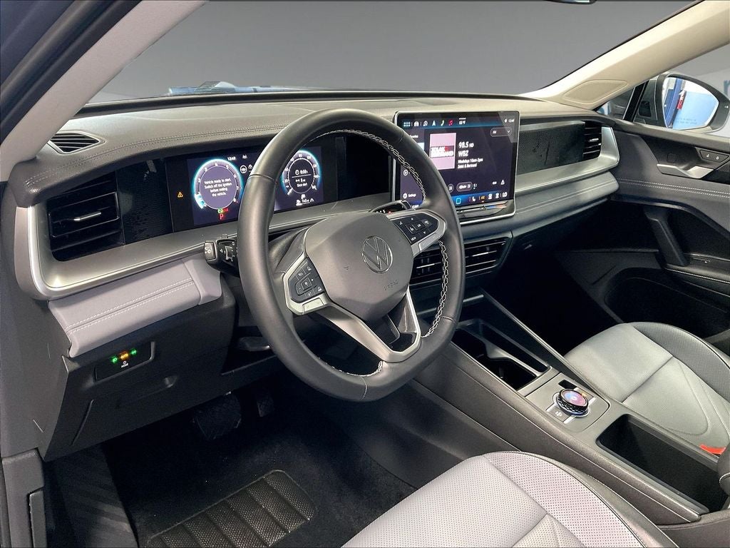 2025 Volkswagen Tiguan 2.0T SE