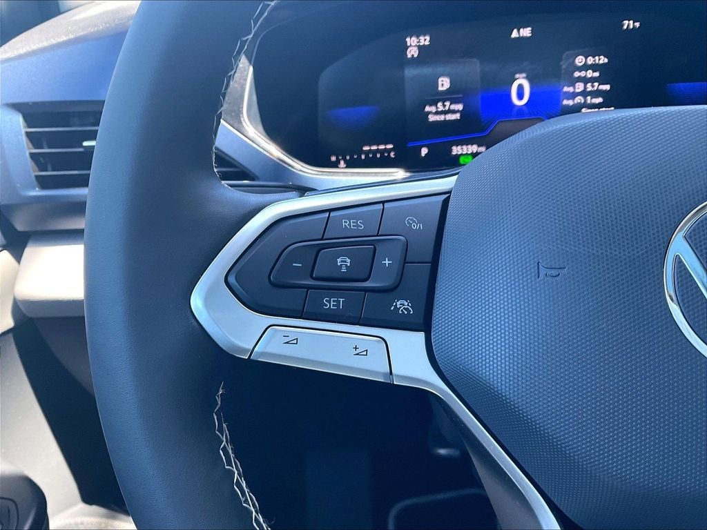 2023 Volkswagen Taos 1.5T SE