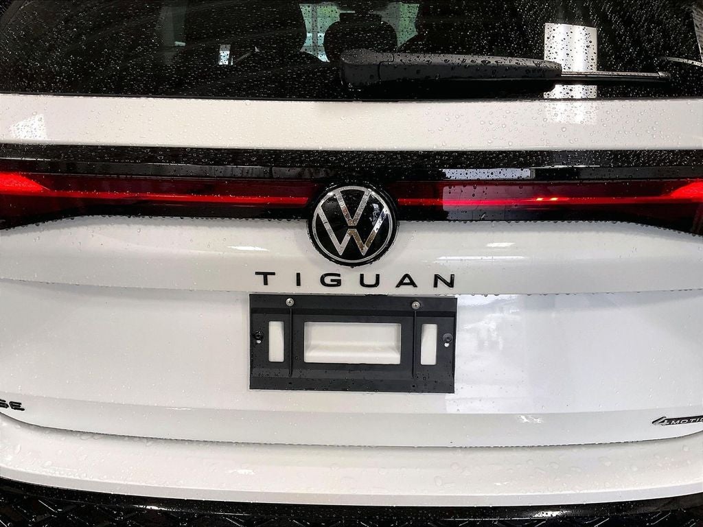 2025 Volkswagen Tiguan 2.0T SE R-Line Black