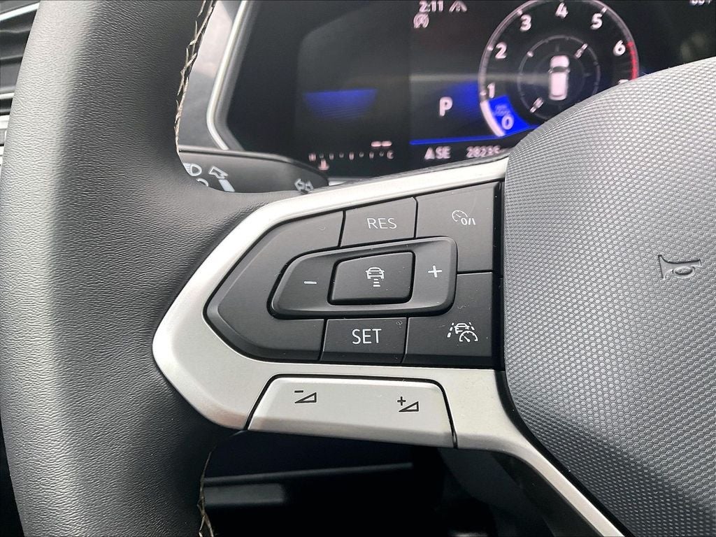 2023 Volkswagen Tiguan 2.0T SE