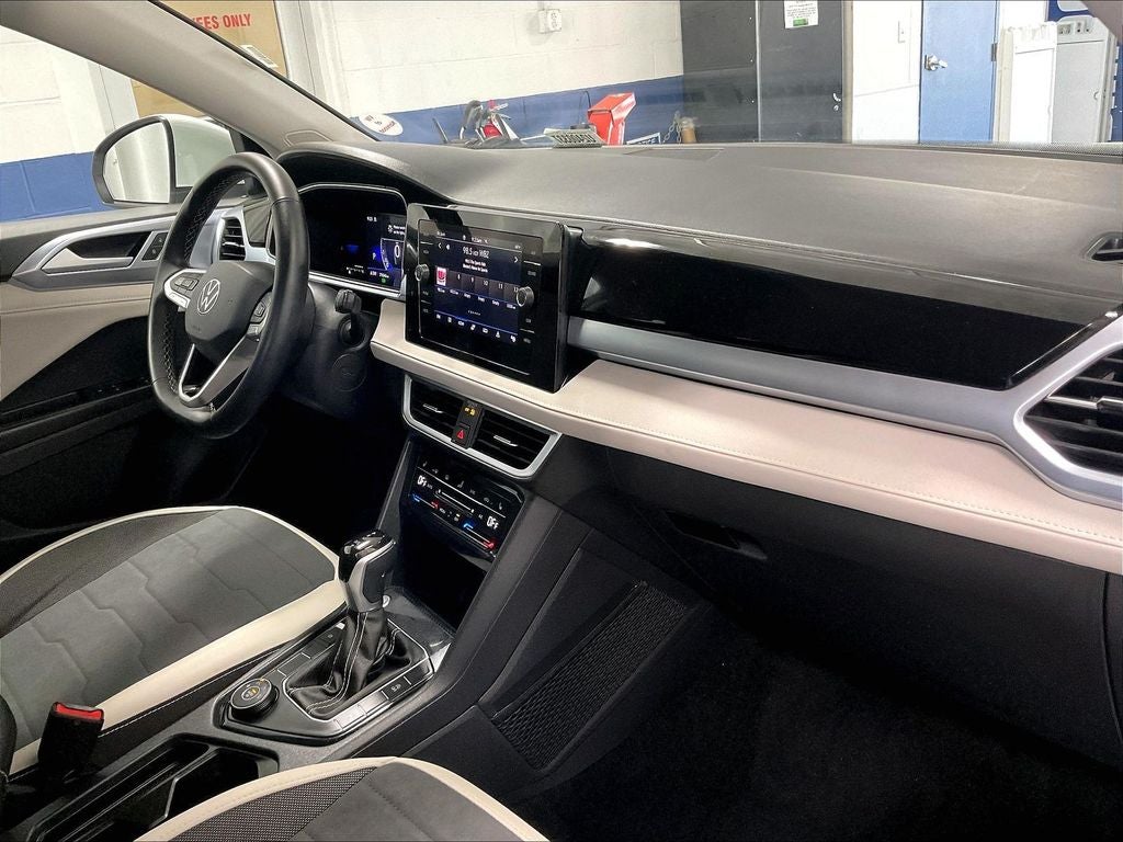 2025 Volkswagen Taos 1.5T SE