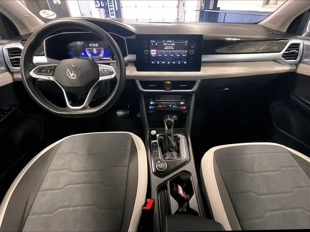 2025 Volkswagen Taos 1.5T SE
