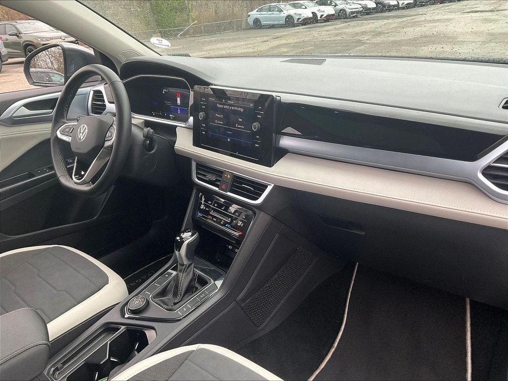 2025 Volkswagen Taos 1.5T SE