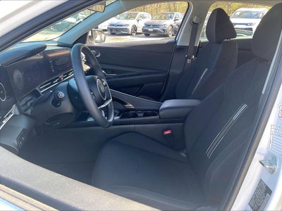 2025 Hyundai Elantra SEL Convenience
