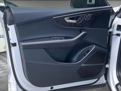 2022 Audi Q8 55 Premium Plus quattro