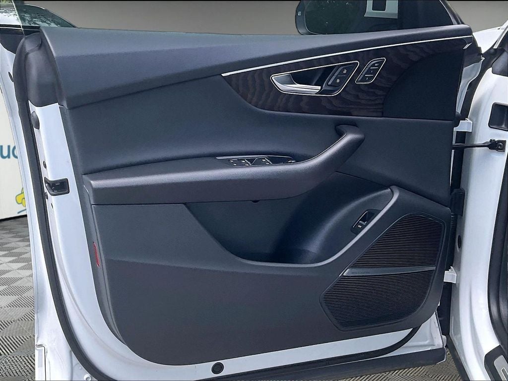 2022 Audi Q8 55 Premium Plus quattro