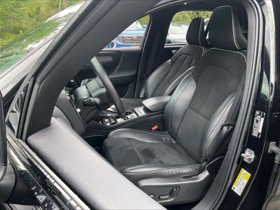 2021 Volvo XC40 R-Design