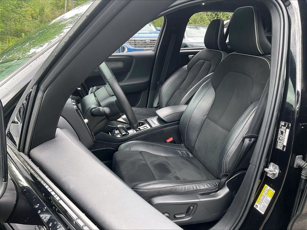 2021 Volvo XC40 R-Design