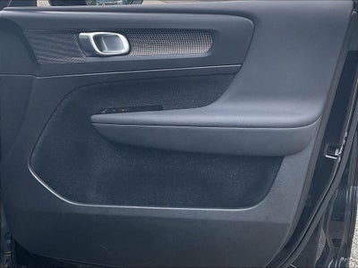 2021 Volvo XC40 R-Design