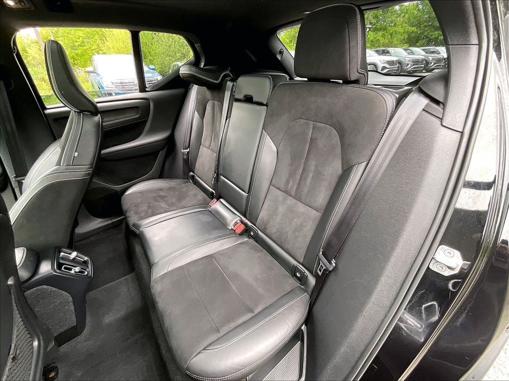 2021 Volvo XC40 R-Design