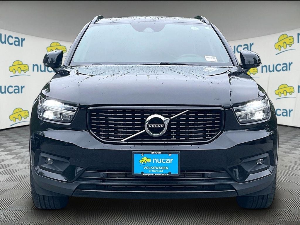 2021 Volvo XC40 R-Design