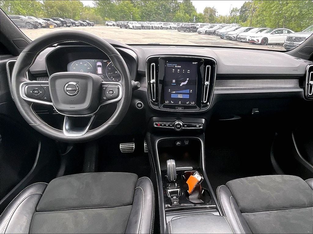 2021 Volvo XC40 R-Design